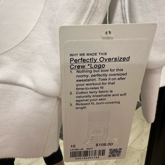 NWT Lululemon size 10 women’s oversized logo crew. Perfect condition. - Picture 9 of 12